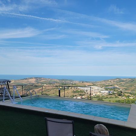 La Terrazza Motta Bed and Breakfast Atri Exteriör bild