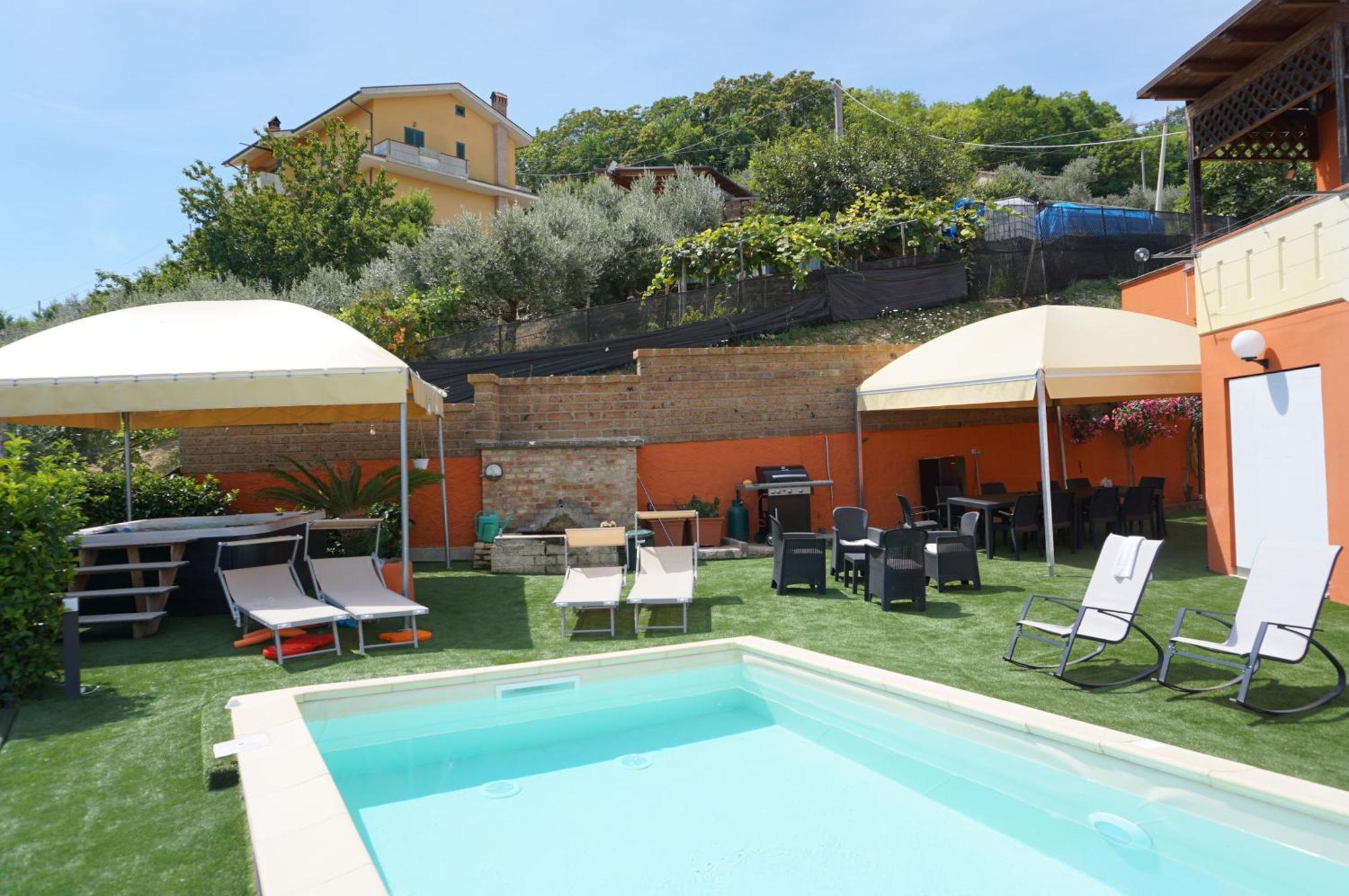 La Terrazza Motta Bed and Breakfast Atri Exteriör bild