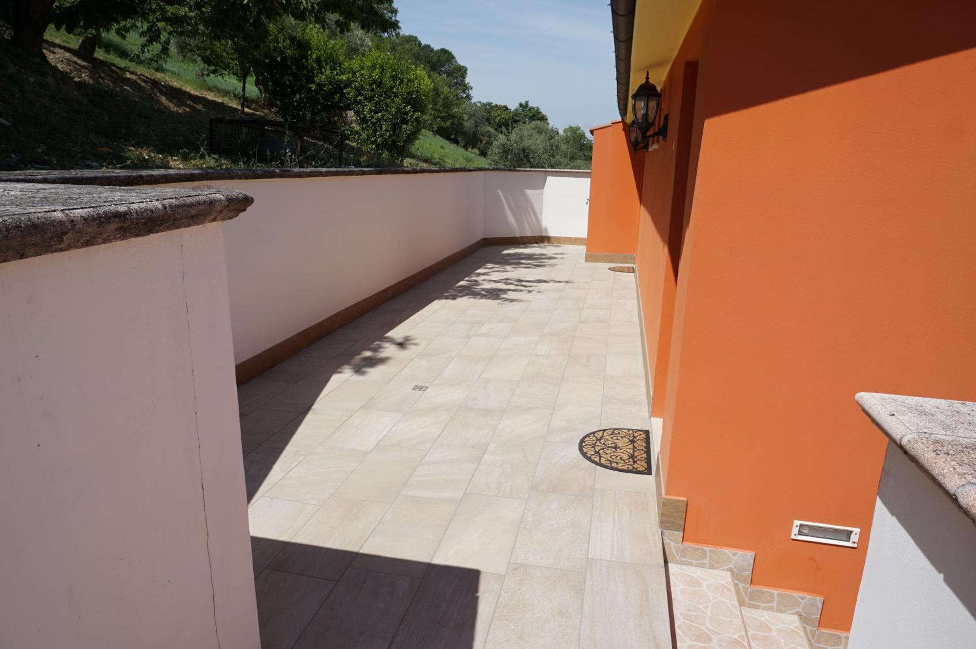 La Terrazza Motta Bed and Breakfast Atri Exteriör bild