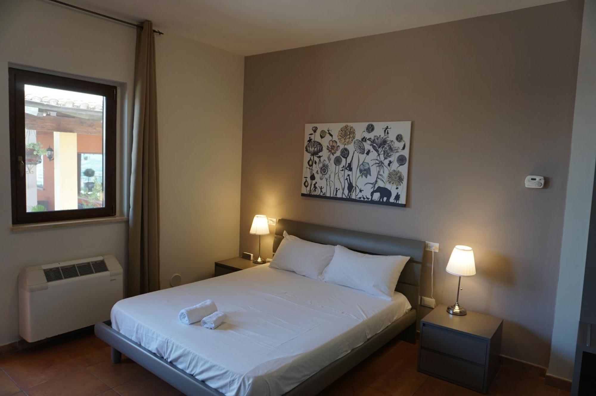 La Terrazza Motta Bed and Breakfast Atri Exteriör bild