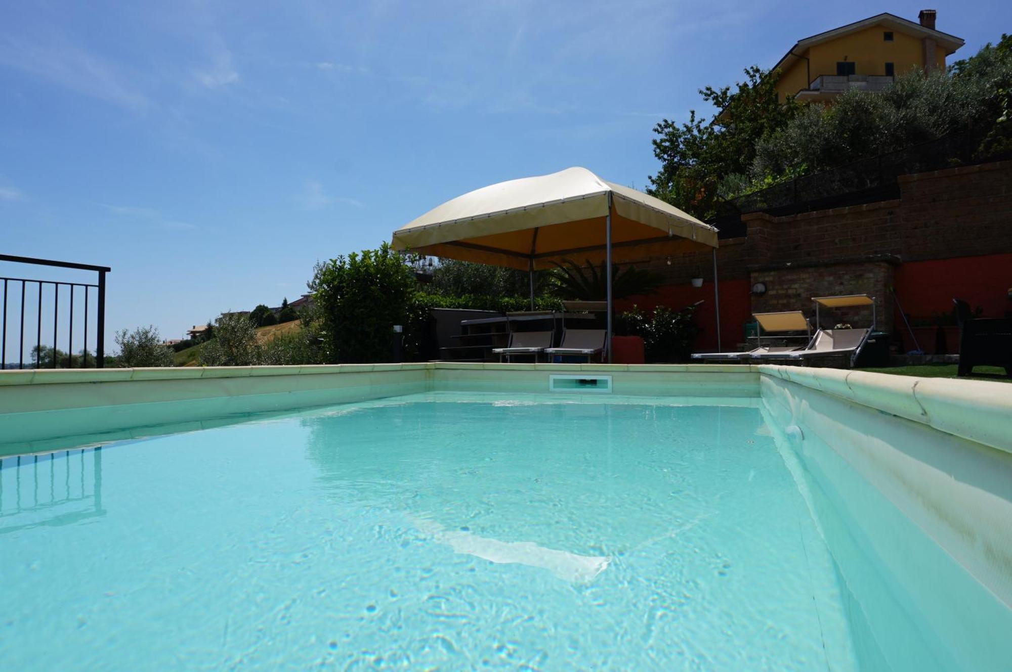 La Terrazza Motta Bed and Breakfast Atri Exteriör bild