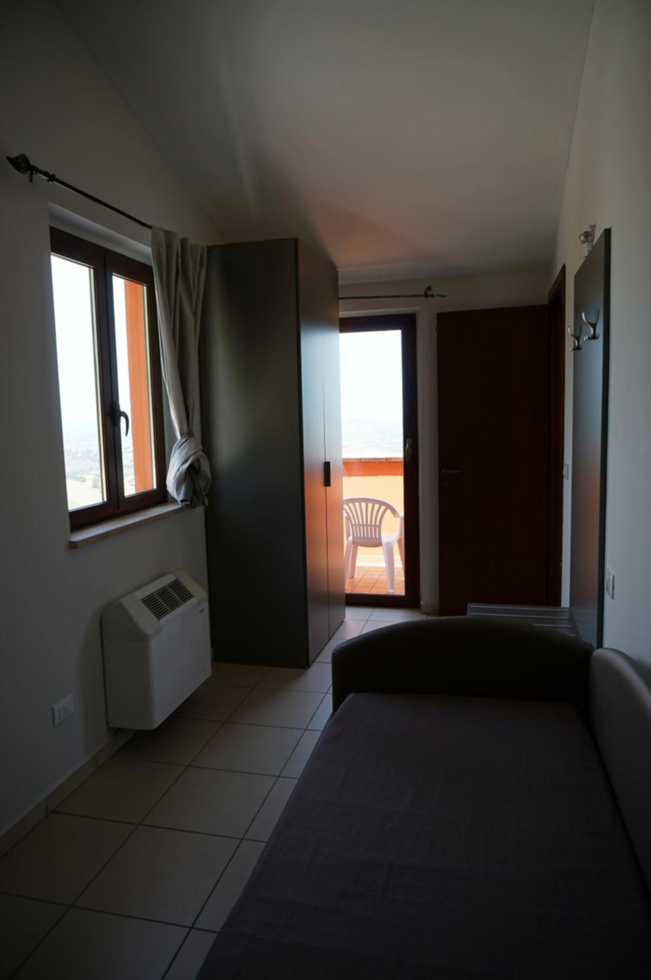 La Terrazza Motta Bed and Breakfast Atri Exteriör bild